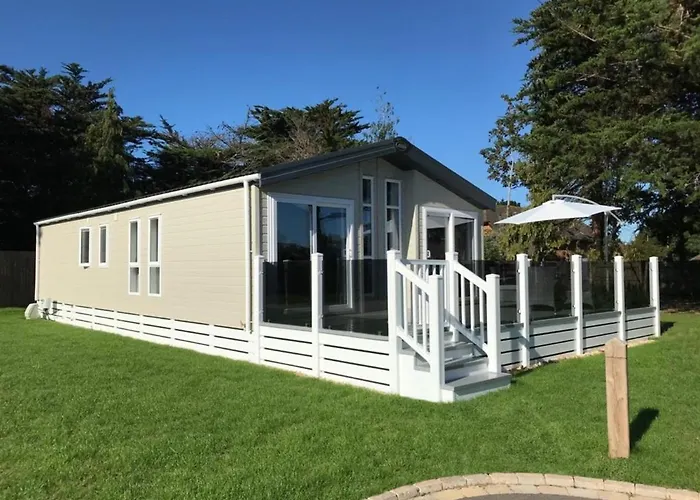 6 Berth Luxury Lodge In Christchurch Dorset