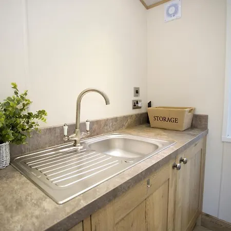 6 Berth Luxury Lodge In Христчёрч Экстерьер фото